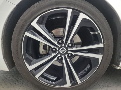 Used 2021 Nissan Sentra SR w/ SR Premium Package FWD image 31