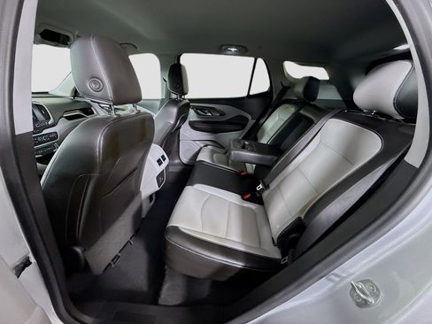 Used 2022 GMC Terrain SLT image 25