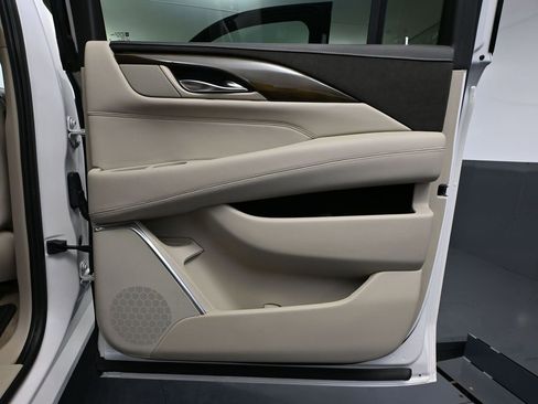 Used 2020 Cadillac Escalade ESV Premium Luxury image 55