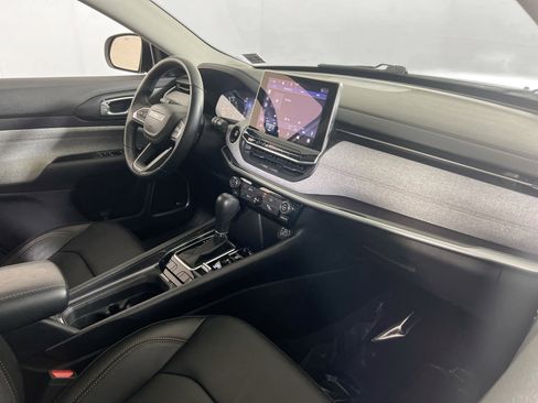 Used 2022 Jeep Compass Latitude w/ Sun and Sound Group image 27