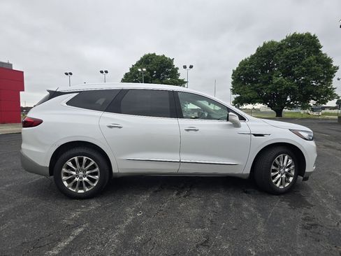 Used 2021 Buick Enclave Premium w/ Sun and Sites Package AWD/4WD image 19