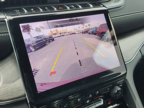 Used 2024 Jeep Grand Cherokee Overland w/ Luxury Tech Group IV AWD/4WD image 22