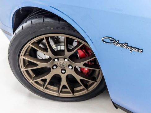 Used 2015 Dodge Challenger SRT w/ Technology Group RWD image 11