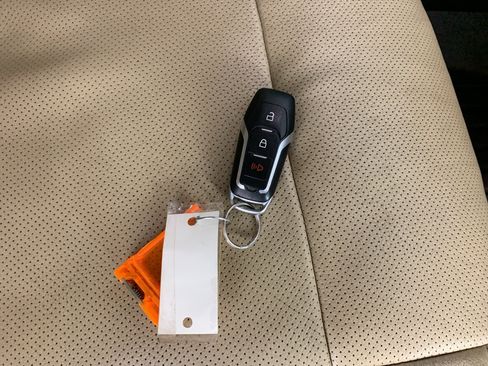 Used 2017 Ford F150 Lariat w/ FX4 Off-Road Package AWD/4WD image 39