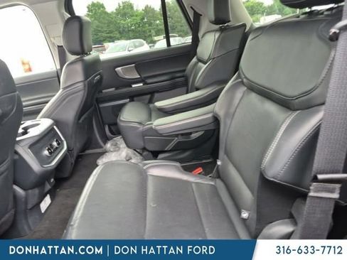 Used 2025 Ford Expedition Platinum AWD/4WD image 4