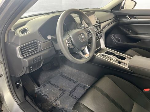 Used 2021 Honda Accord EX image 9