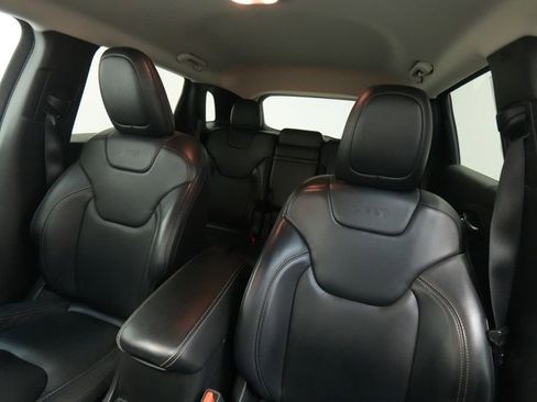 Used 2018 Jeep Cherokee Limited image 14