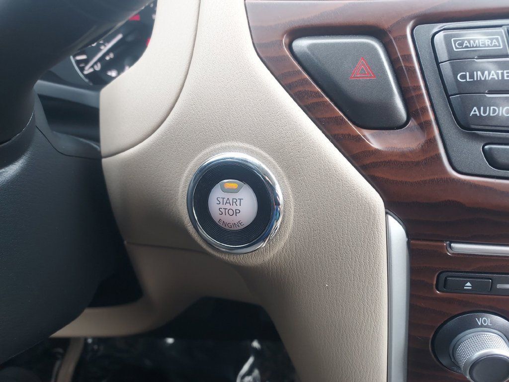 Used 2020 Nissan Pathfinder Platinum AWD/4WD image 24