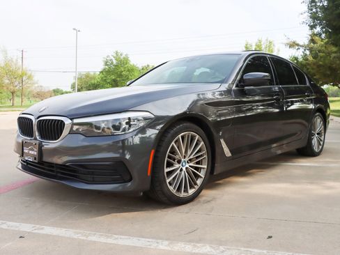 Used 2019 BMW 530e w/ Convenience Package image 3