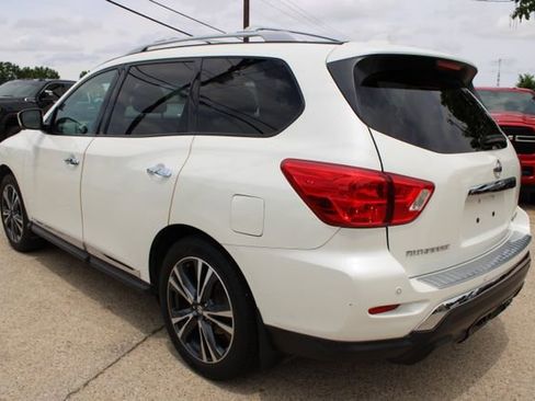 Used 2020 Nissan Pathfinder Platinum w/ Cargo Package FWD image 5