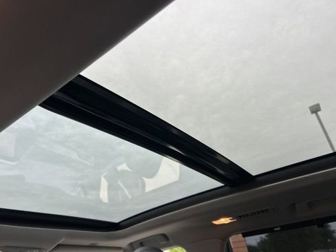 Used 2023 Toyota Highlander Platinum FWD image 14