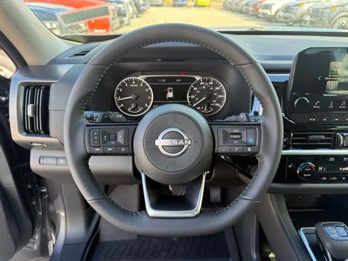 New 2025 Nissan Pathfinder SL w/ Lighting Package (N92) image 11