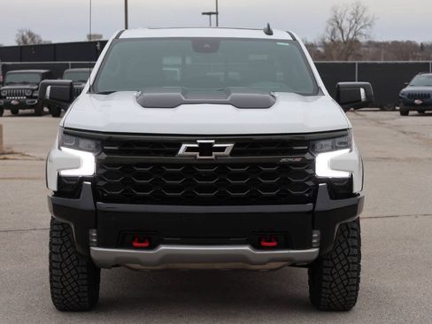 Used 2024 Chevrolet Silverado 1500 ZR2 w/ Technology Package AWD/4WD image 5