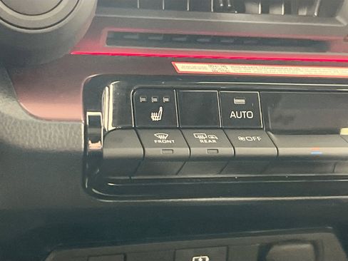 Used 2025 Toyota Prius Plug-In Hybrid image 20