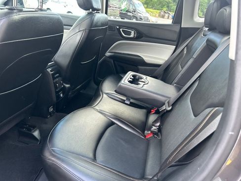 Used 2022 Jeep Compass Limited w/ Sun and Sound Group AWD/4WD image 26