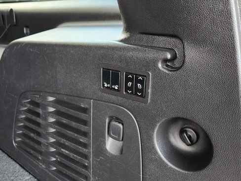 Used 2015 Cadillac Escalade ESV Luxury image 40