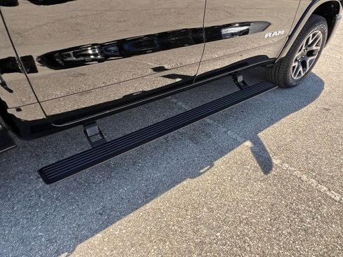 New 2026 RAM 1500 Laramie AWD/4WD image 18