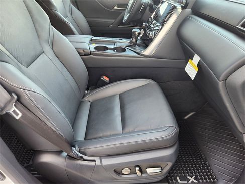 Certified 2025 Lexus LX 600 4WD w/ Luxury Package image 14