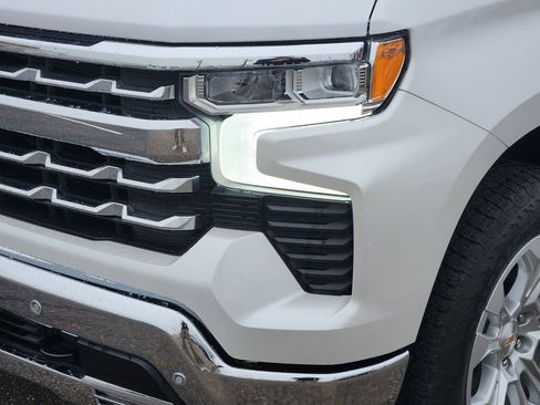 Used 2024 Chevrolet Silverado 1500 LTZ AWD/4WD image 8