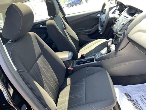 Used 2016 Ford Focus SE FWD image 14