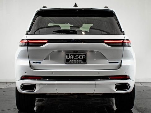 Used 2023 Jeep Grand Cherokee 30th Anniversary image 7