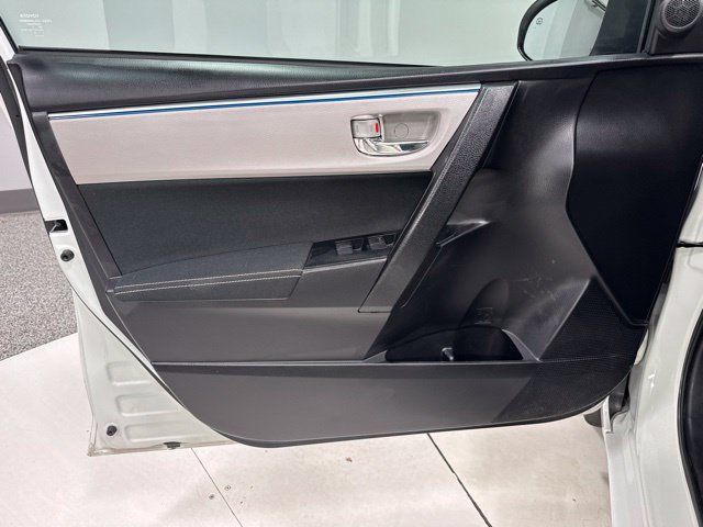 Used 2016 Toyota Corolla LE FWD image 6