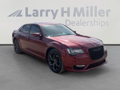 Used 2023 Chrysler 300 Touring L image 7