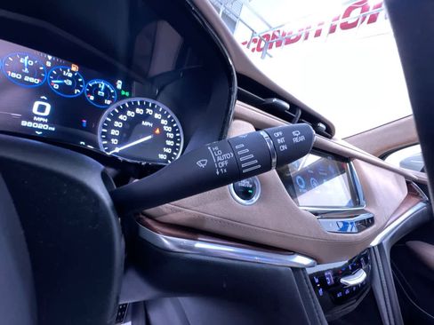 Used 2017 Cadillac XT5 Platinum w/ Driver Assist Package AWD/4WD image 19