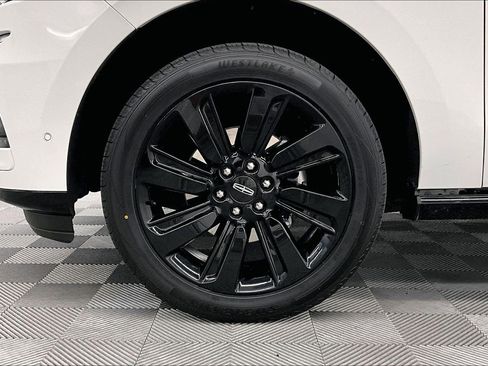 Used 2023 Lincoln Navigator Reserve AWD/4WD image 9