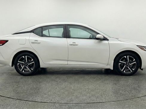 Used 2025 Nissan Sentra SV FWD image 11
