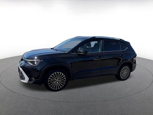 Used 2025 Volkswagen Taos SE image 8