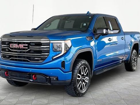 Used 2023 GMC Sierra 1500 AT4 w/ AT4 Premium Package AWD/4WD image 3