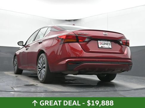 Used 2025 Nissan Altima 2.5 SV FWD image 52