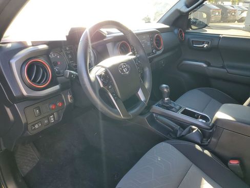 Used 2023 Toyota Tacoma TRD Sport image 12