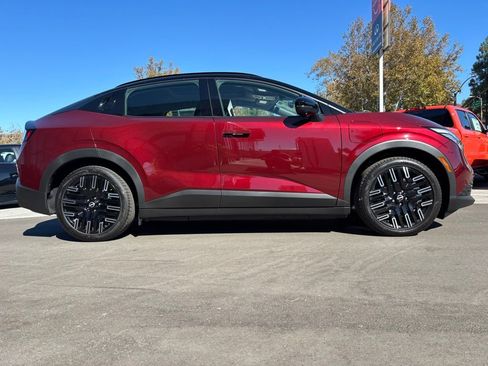 New 2026 Nissan Leaf Platinum+ w/ Cargo Package (Platinum+) image 2