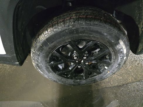 New 2026 Jeep Grand Cherokee Altitude RWD image 31