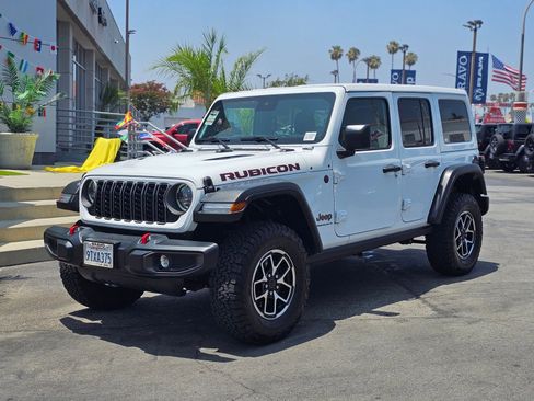Used 2025 Jeep Wrangler Unlimited Rubicon w/ Safety Group AWD/4WD image 3