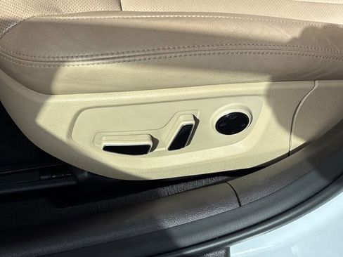 Used 2018 Genesis G80 3.8 AWD/4WD image 17