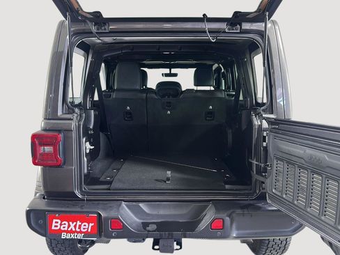 Used 2022 Jeep Wrangler Unlimited Sahara AWD/4WD image 22
