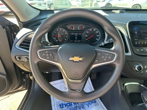 Used 2025 Chevrolet Malibu LT image 11