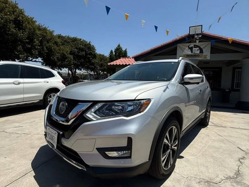 Used 2019 Nissan Rogue SV w/ Premium Package image 1