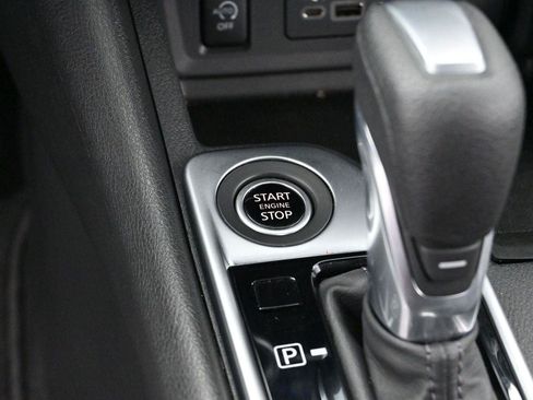Used 2025 Nissan Sentra SV FWD image 19