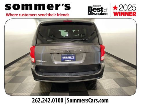 Used 2018 Dodge Grand Caravan SE image 4