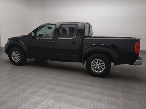 Used 2016 Nissan Frontier SV image 3