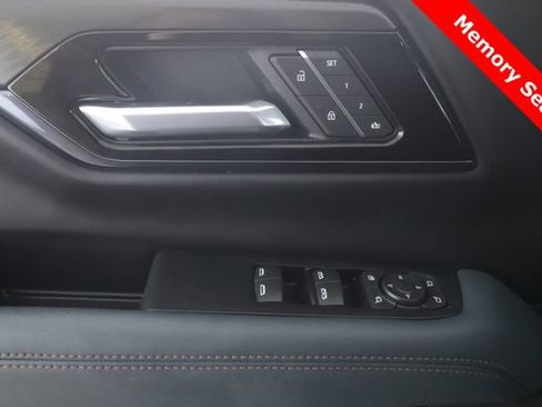 Used 2025 GMC Yukon AT4 w/ AT4 Premium Plus Package AWD/4WD image 21