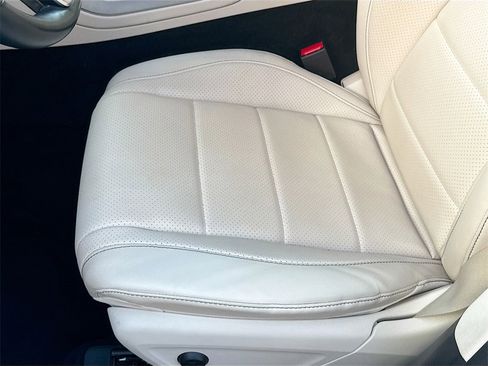 Used 2022 Mercedes-Benz GLS 450 4MATIC image 21