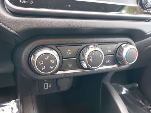 New 2025 Nissan Versa S w/ Trunk Package image 25