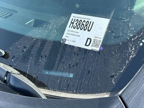 Used 2024 GMC Terrain SLT image 3