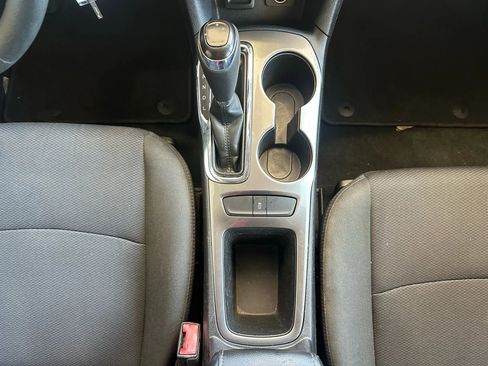 Used 2017 Chevrolet Cruze LT image 19