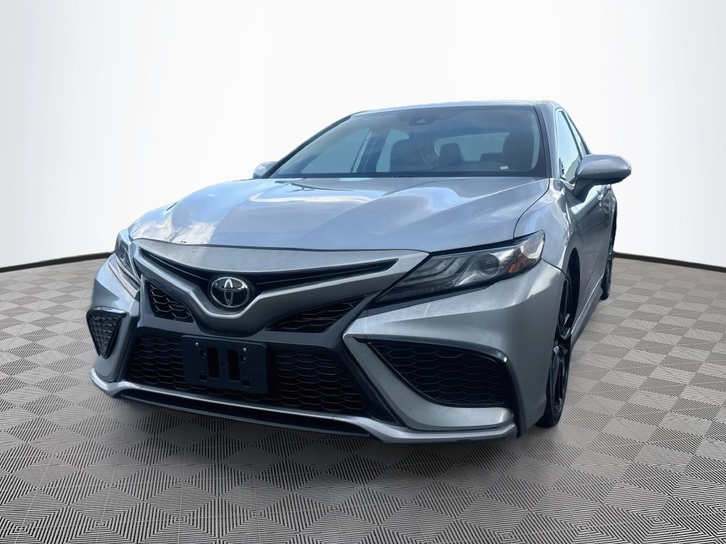 Used 2022 Toyota Camry XSE FWD image 2